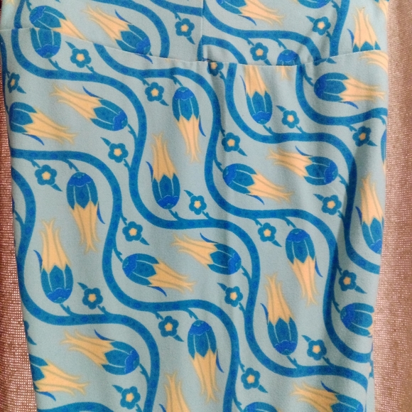 ❤️LULAROE LEGGINGS SENT! HEARTS FLORAL PLAID WOMEN'S TALL & CURVY CLOTHES PANTS - Picture 7 of 16